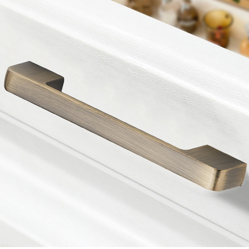 Maniglia per porta dell'armadi - Furniture Grade Hardware recensione e prezzo