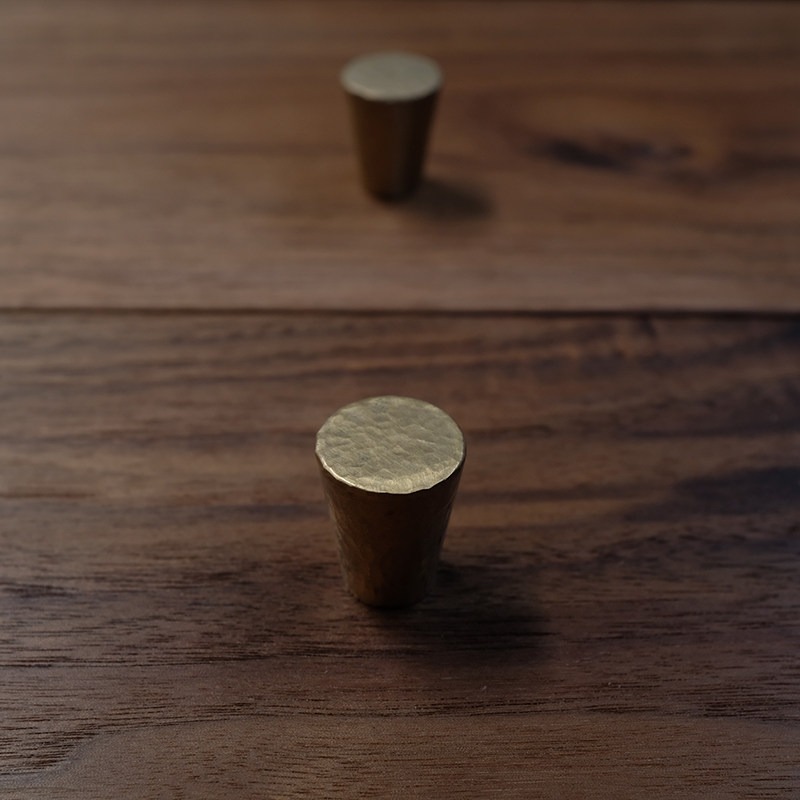 Maniglia a foro singolo in ram - Furniture Grade Hardware recensione e prezzo
